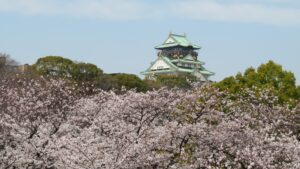 春の大阪城