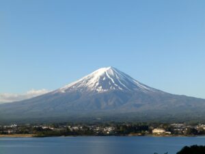 早朝の富士山（河口湖）